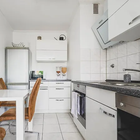 Mittelfeld 1-3 Bedroom Apartments, 15-20 Min Walk To Exhibition, Free Wifi * Hannover