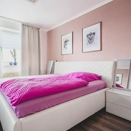 Mittelfeld 1-3 Bedroom Apartments, 15-20 Min Walk To Exhibition, Free Wifi Lejlighed